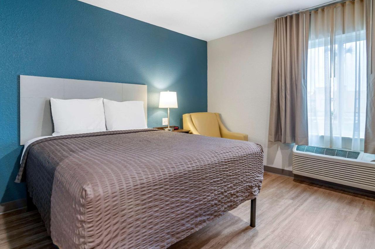 Hotel Woodspring 2*